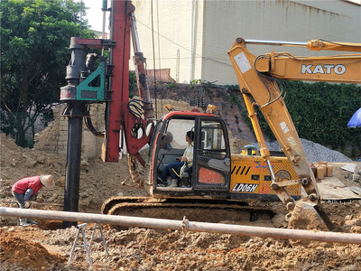 如何選購一臺(tái)好用的小型旋挖鉆機(jī)?